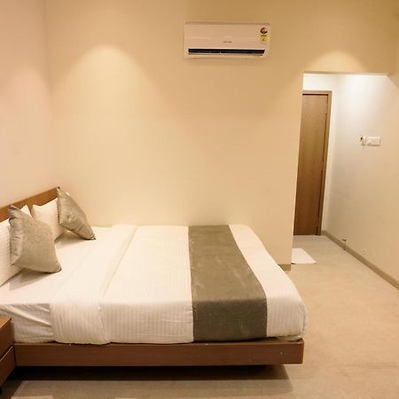 A Square Executive Hotel Аурангабад Екстериор снимка