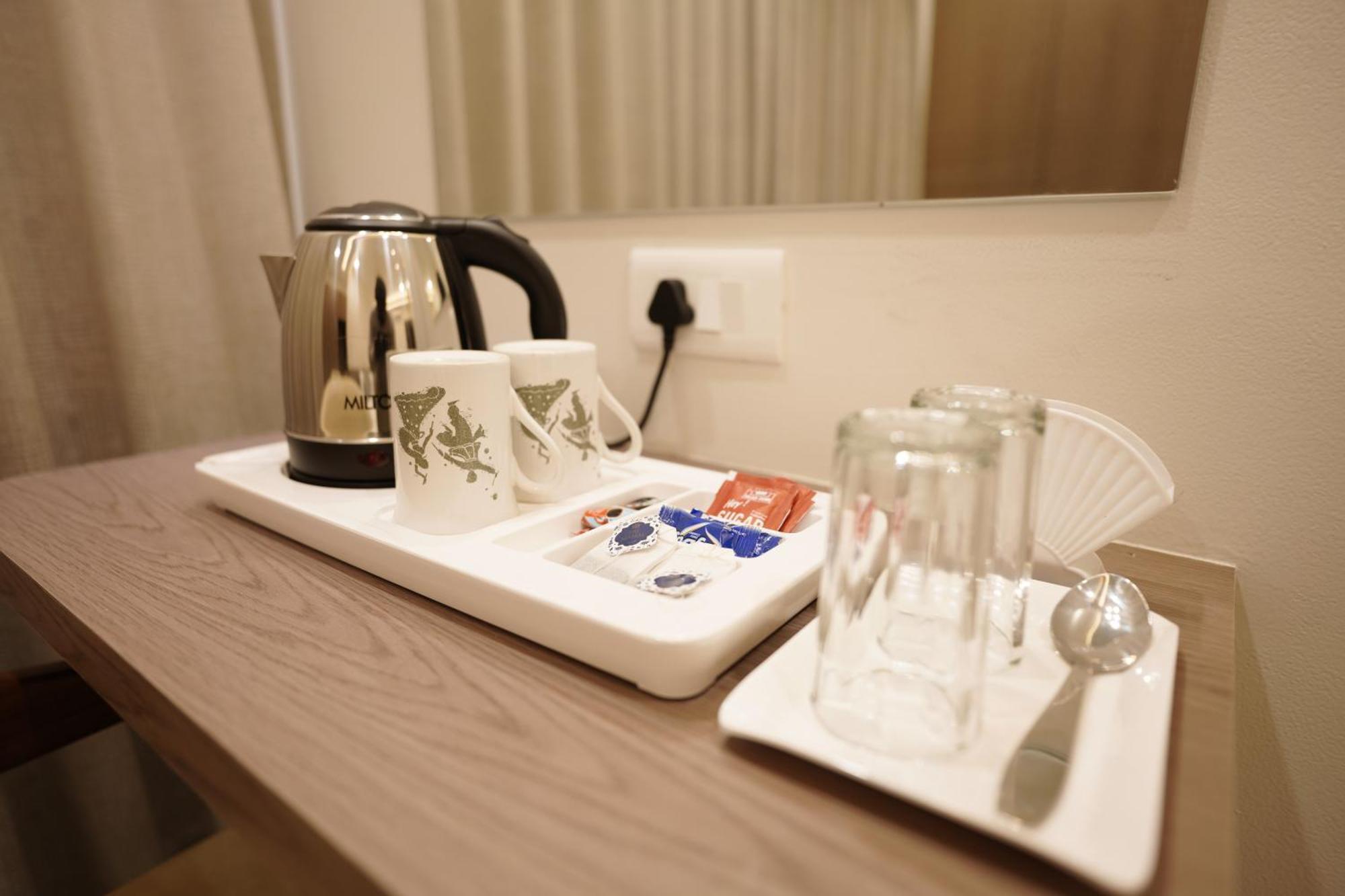 A Square Executive Hotel Аурангабад Екстериор снимка