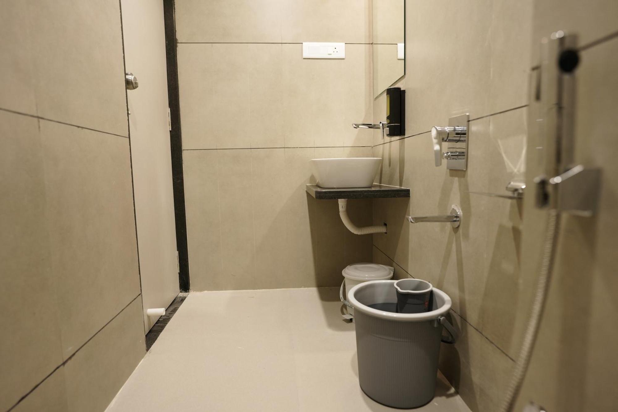 A Square Executive Hotel Аурангабад Екстериор снимка